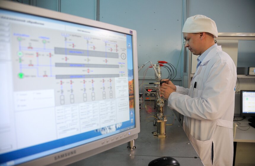 Сергей Собянин посетил научно-исследовательский институт "Полюс" 14 фото