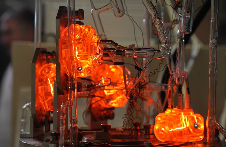 Сергей Собянин посетил научно-исследовательский институт "Полюс" 12 фото