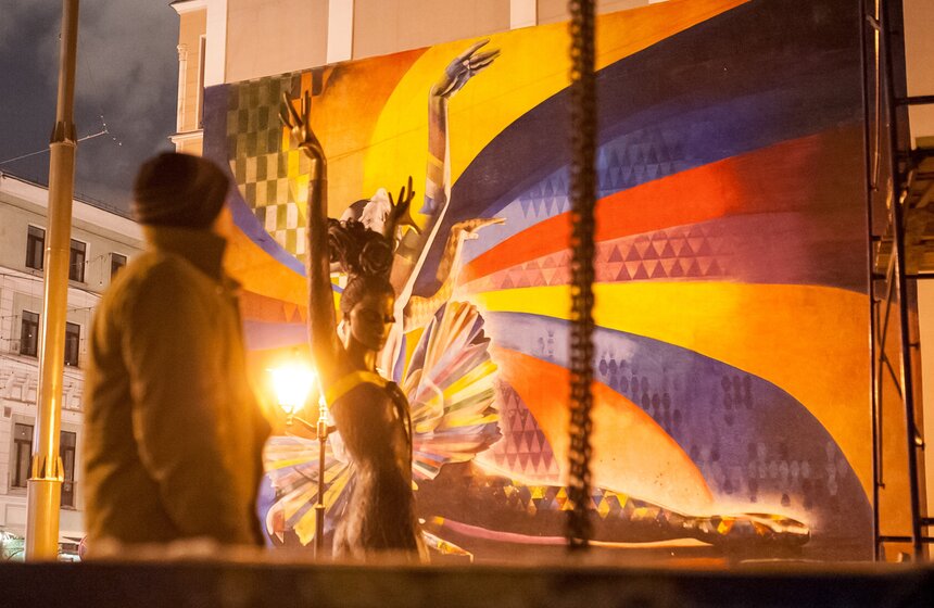 Как устанавливают памятник Майе Плисецкой. Фоторепортаж 8 фото