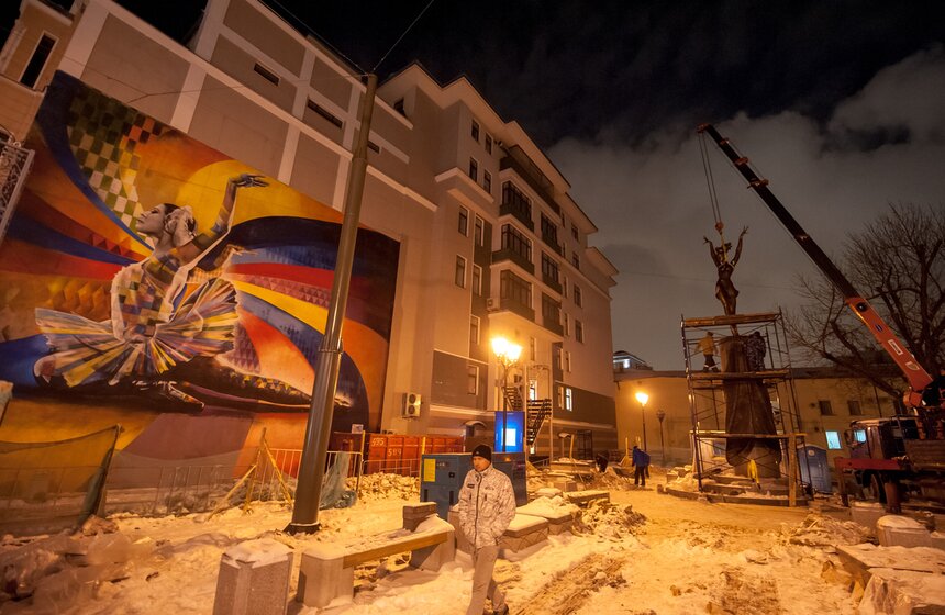 Как устанавливают памятник Майе Плисецкой. Фоторепортаж 15 фото