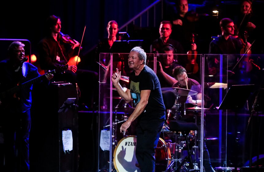 Ян Гиллан исполнил в Москве хиты Deep Purple 25 фото