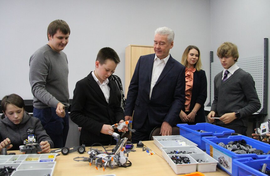 Сергей Собянин посетил центр творчества "На Вадковском" 14 фото