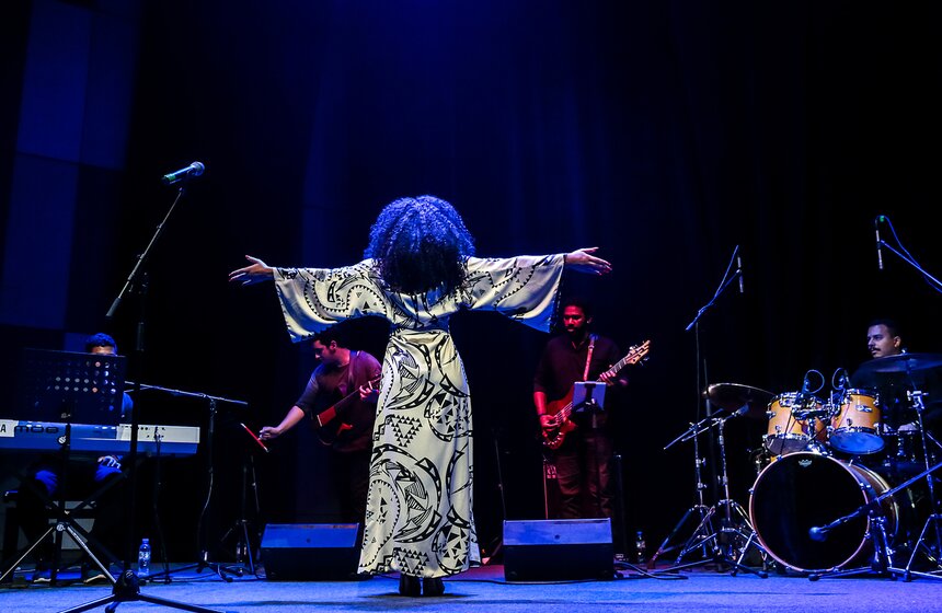 Концерт бразильянки Таис Маседо в ЦДХ 22 фото