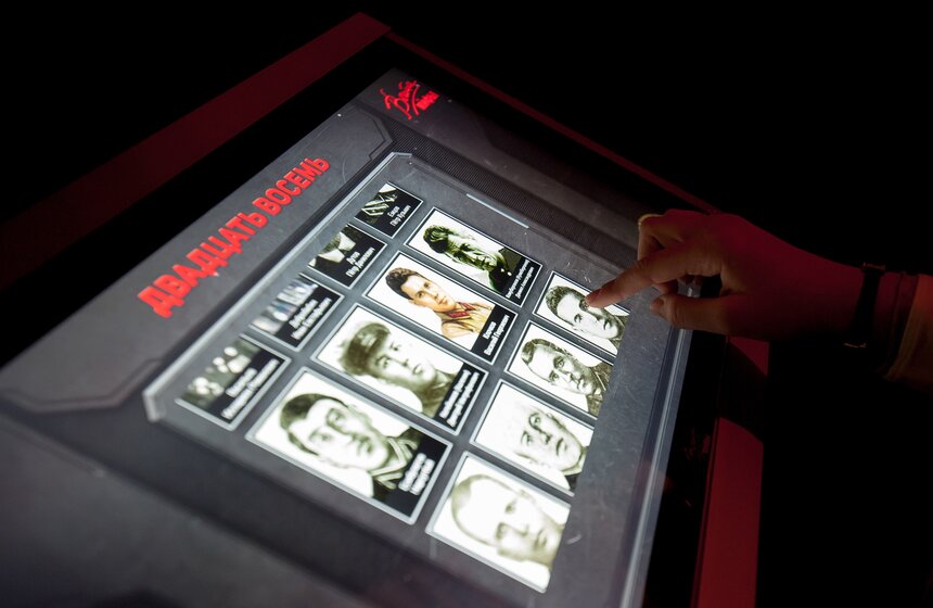 Интерактивная выставка "Война и мифы" в Манеже 11 фото