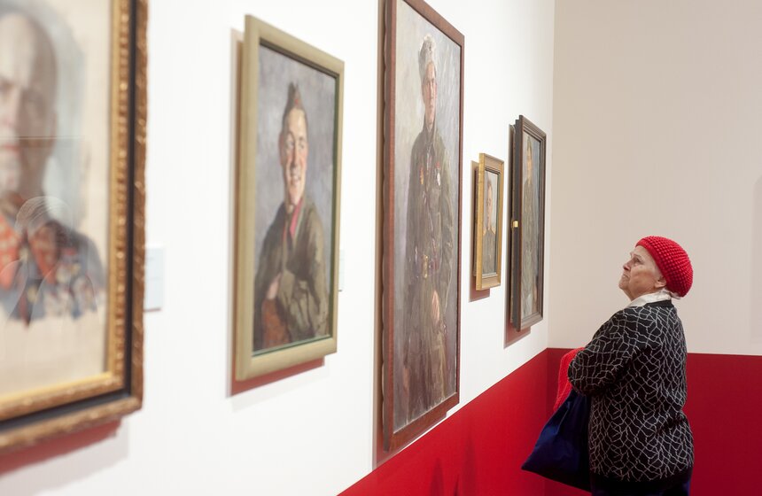 Выставка "Война глазами очевидцев. Фронтовой рисунок и плакат" 31 фото