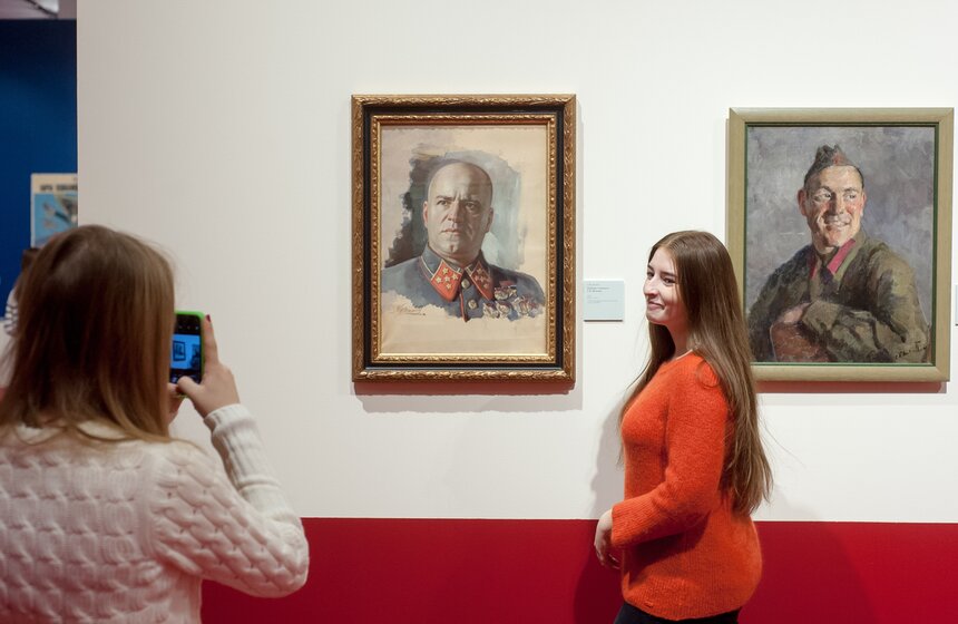 Выставка "Война глазами очевидцев. Фронтовой рисунок и плакат" 12 фото