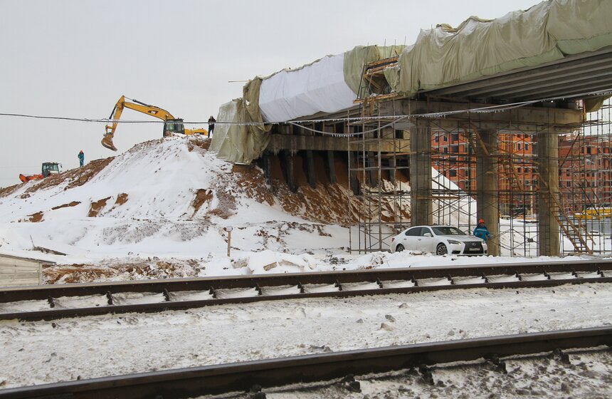 Мэр осмотрел ход строительства автодорожного путепровода 9 фото