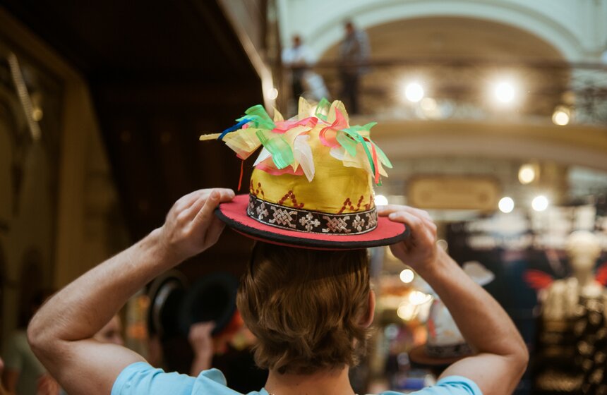 Цирковой парад в ГУМе 5 фото