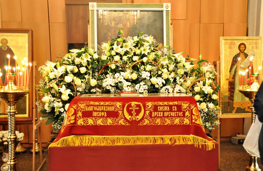 Москвичи готовятся в Пасхе и освящают куличи 10 фото