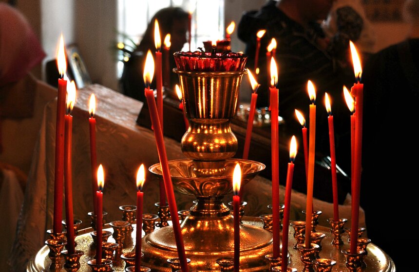 Москвичи готовятся в Пасхе и освящают куличи 8 фото