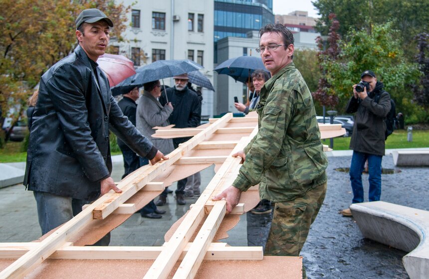 Макет памятника Михаилу Калашникову 14 фото