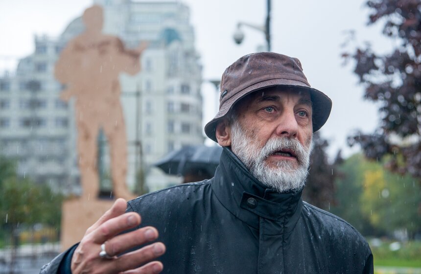 Макет памятника Михаилу Калашникову 16 фото