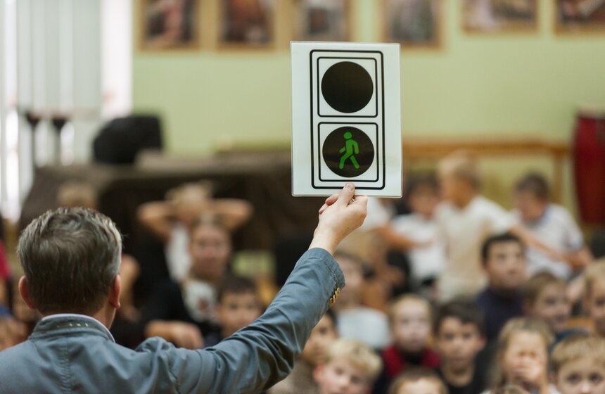 Уроки безопасного вождения в столичных школах 10 фото