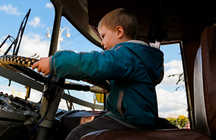 Как прошел Праздник московского троллейбуса 37 фото