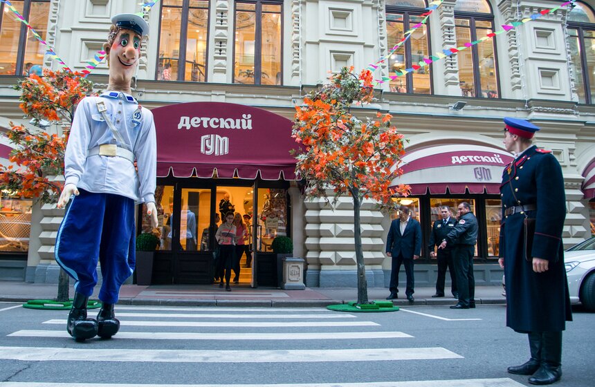 Выставка "Дяде Степе – 80" в ГУМе 25 фото