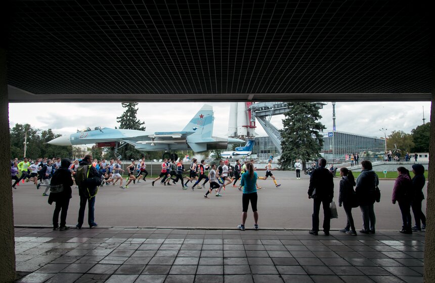 Центральный старт Всероссийского дня бега на ВДНХ 18 фото