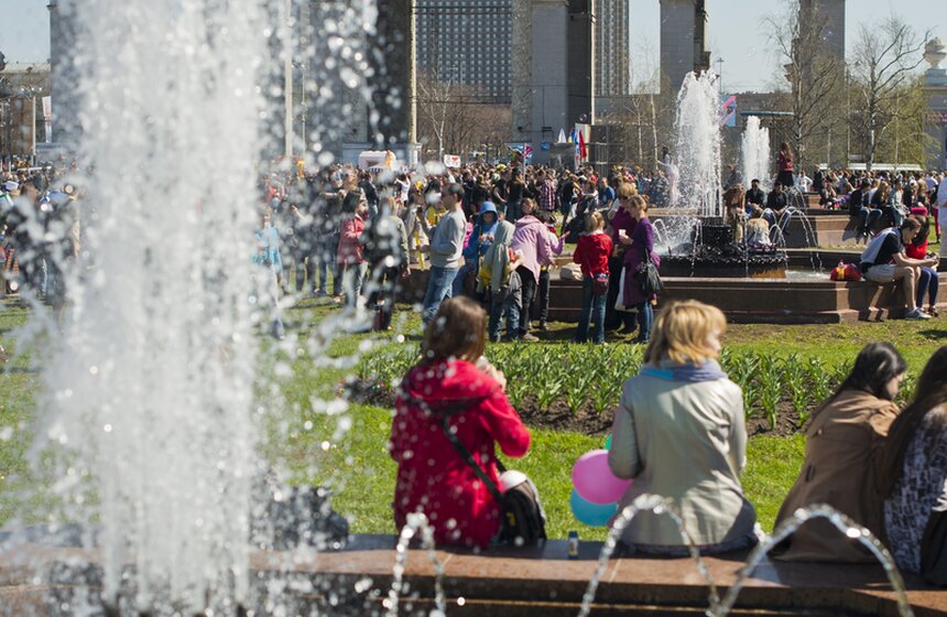 На ВВЦ прошел Парад мыльных пузырей 18 фото