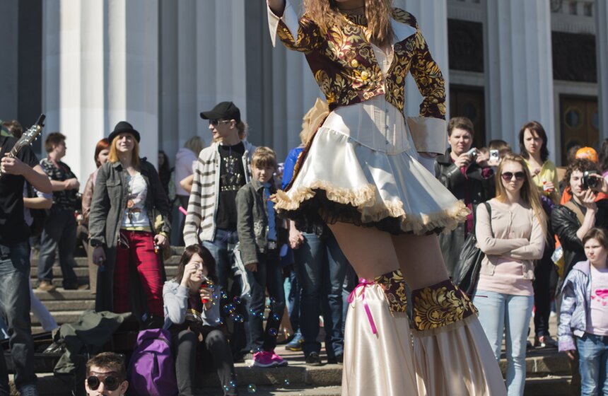 На ВВЦ прошел Парад мыльных пузырей 5 фото