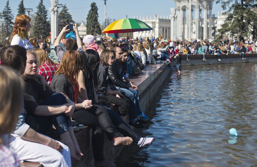 На ВВЦ прошел Парад мыльных пузырей 13 фото