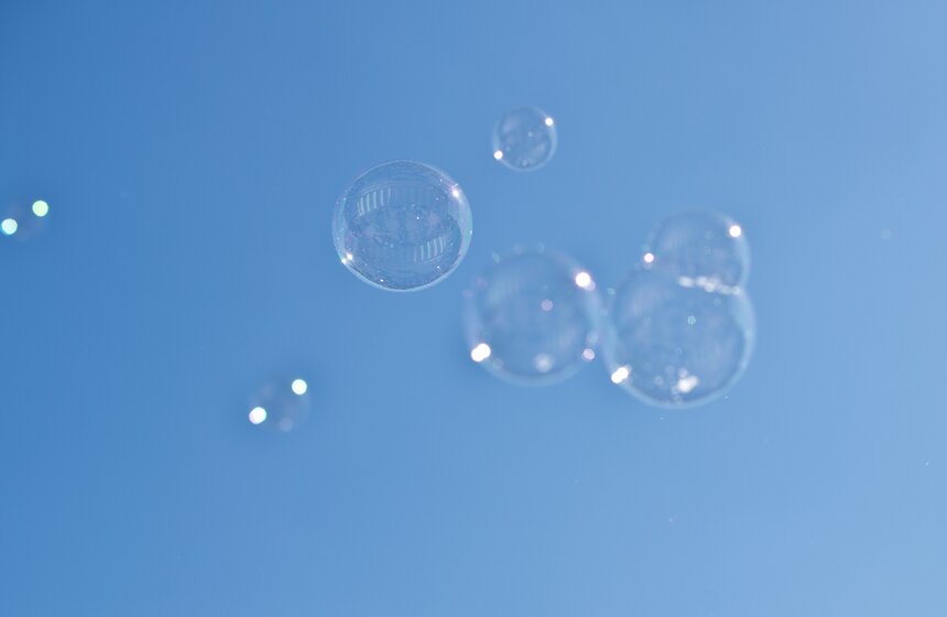 На ВВЦ прошел Парад мыльных пузырей 7 фото