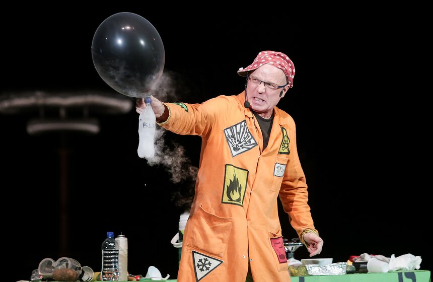 Школьный фестиваль наук Wow! How? в РАН 14 фото