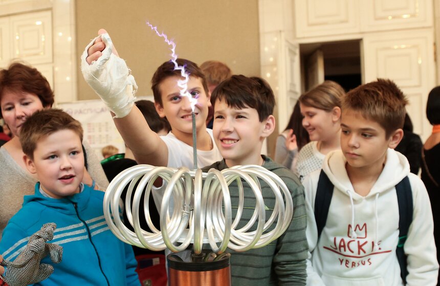 Школьный фестиваль наук Wow! How? в РАН 2 фото