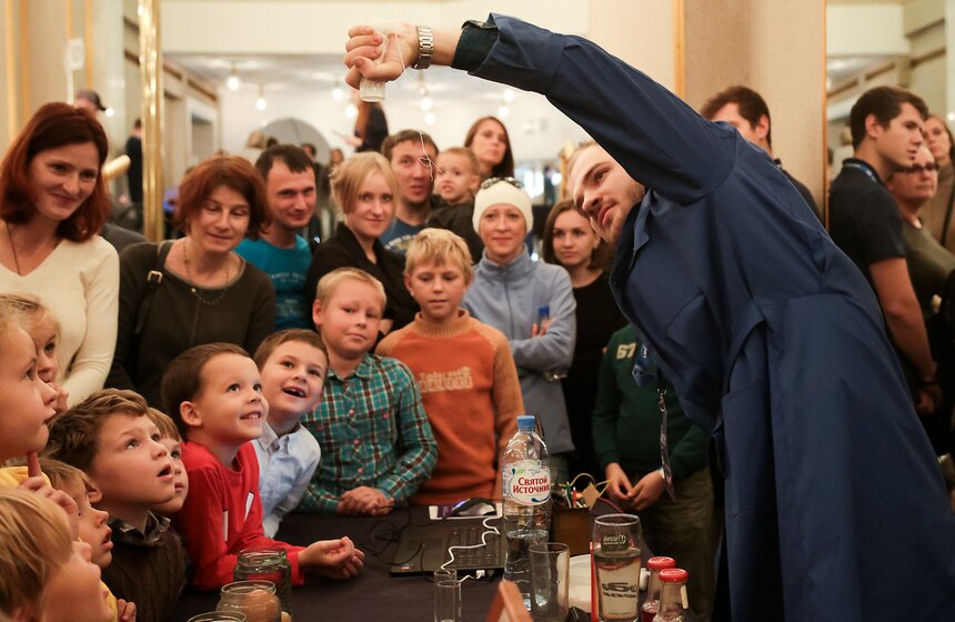 Школьный фестиваль наук Wow! How? в РАН 1 фото