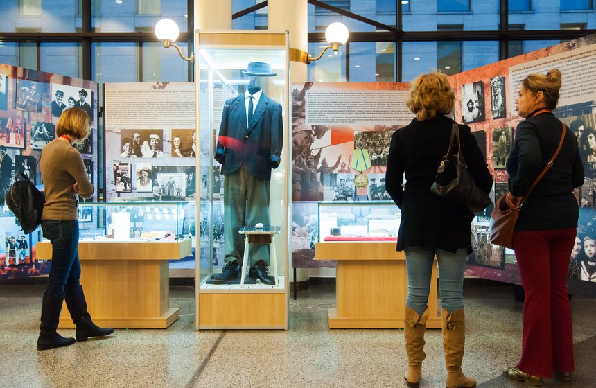 Выставка ко дню рождения Никулина открылась в цирке на Цветном 6 фото