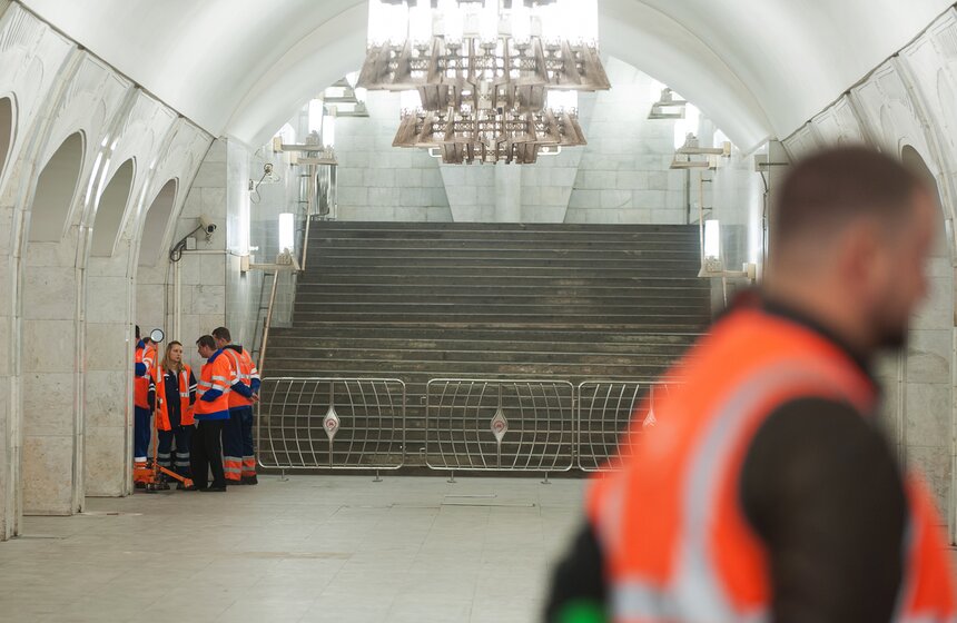 Центральный участок фиолетовой ветки метро закрыли на ремонт 9 фото