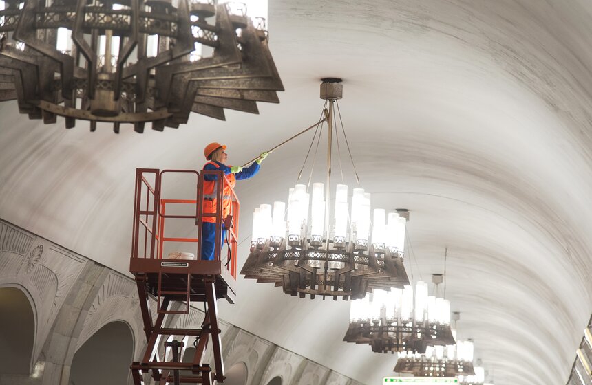 Центральный участок фиолетовой ветки метро закрыли на ремонт 29 фото