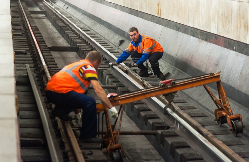 Центральный участок фиолетовой ветки метро закрыли на ремонт 28 фото
