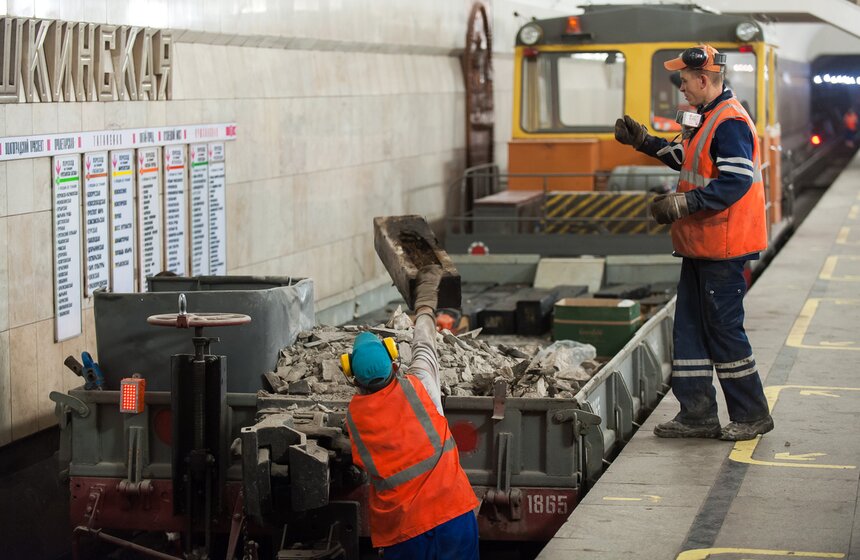 Центральный участок фиолетовой ветки метро закрыли на ремонт 11 фото