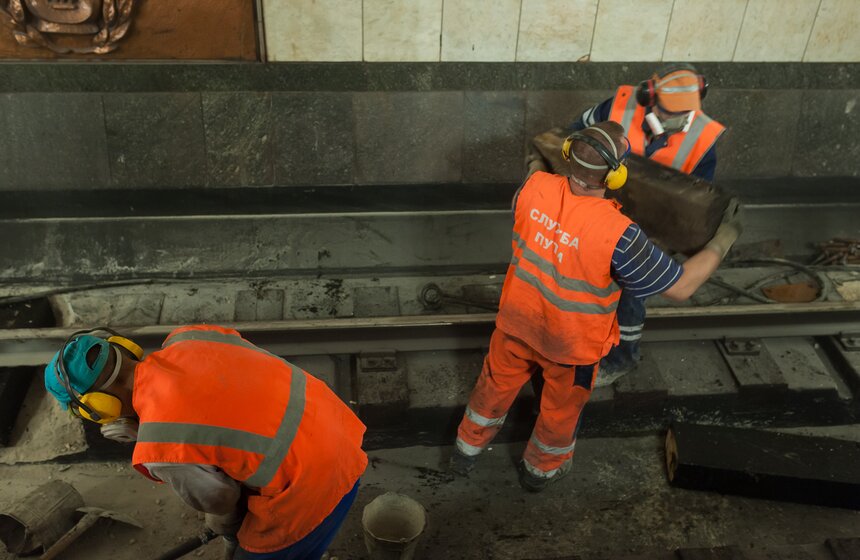 Центральный участок фиолетовой ветки метро закрыли на ремонт 20 фото