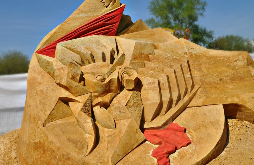 В парке "Коломенское" открылась выставка скульптур из песка 14 фото