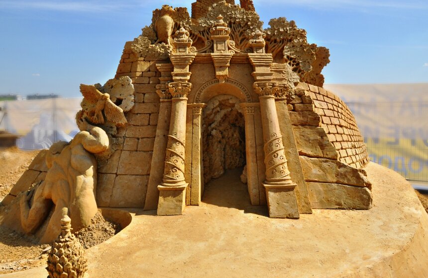 В парке "Коломенское" открылась выставка скульптур из песка 3 фото