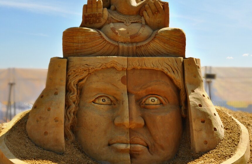 В парке "Коломенское" открылась выставка скульптур из песка 7 фото