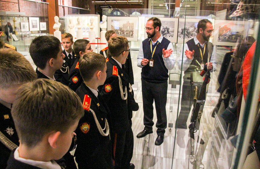 Всероссийская акция "День в музее для российских кадет" 21 фото