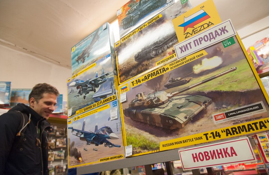 Экскурсия по фабрике по производству сборных моделей Zvezda 44 фото