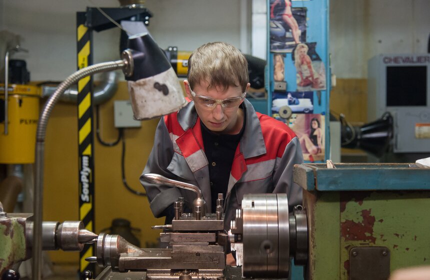 Экскурсия по фабрике по производству сборных моделей Zvezda 29 фото