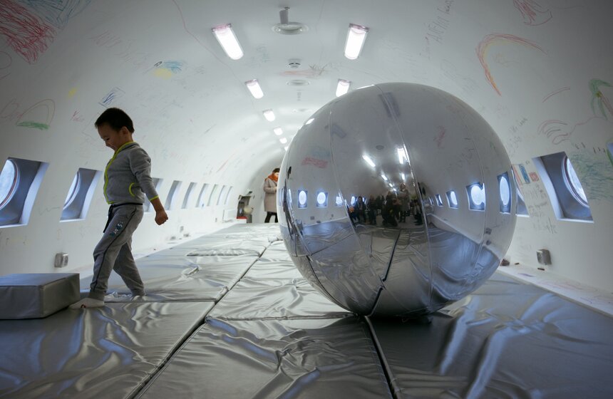 Детский самолет появился на ВДНХ 1 фото