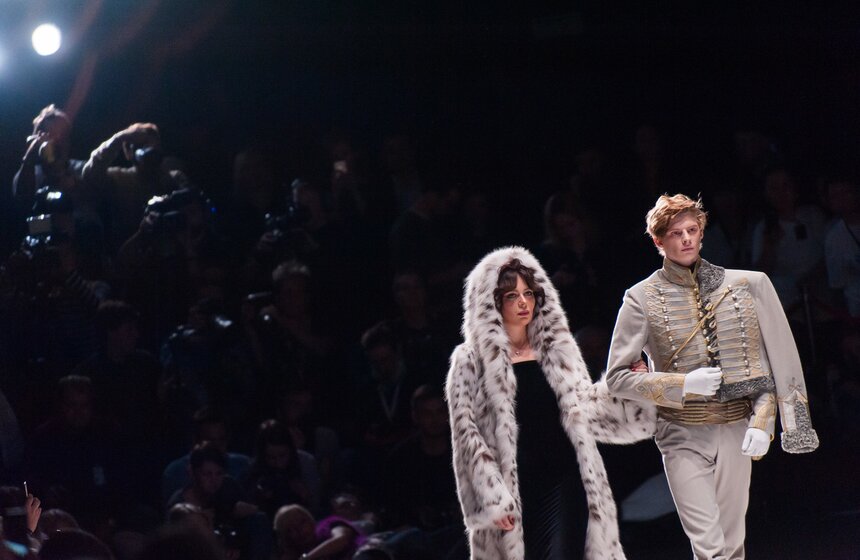 Показы дизайнеров на Mercedes-Benz Fashion Week 40 фото