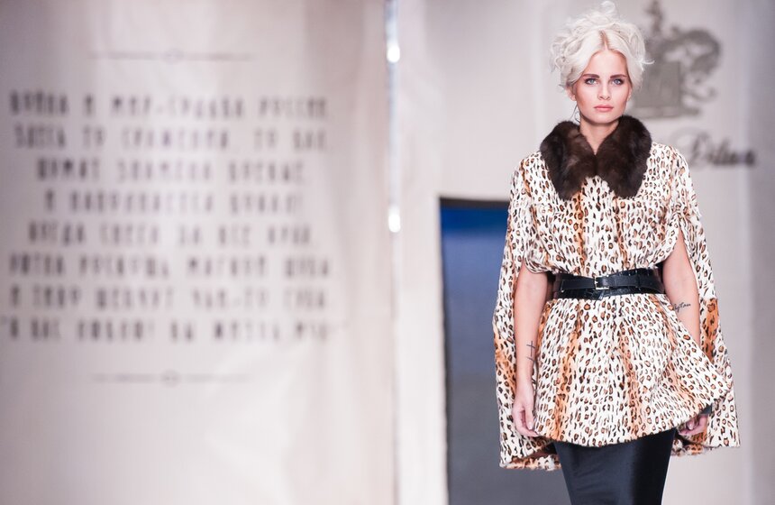 Показы дизайнеров на Mercedes-Benz Fashion Week 22 фото