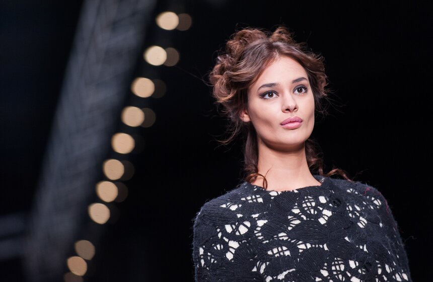 Показы дизайнеров на Mercedes-Benz Fashion Week 21 фото