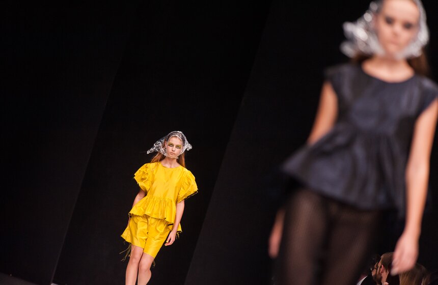 Показы дизайнеров на Mercedes-Benz Fashion Week 13 фото