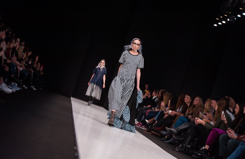 Показы дизайнеров на Mercedes-Benz Fashion Week 12 фото