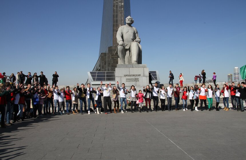 Прошел фестиваль "Детское движение Москвы салютует космонавтам" 12 фото