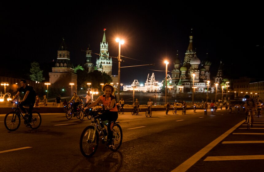 В столице прошел ночной велопарад 17 фото