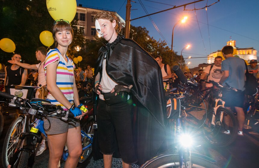 В столице прошел ночной велопарад 3 фото