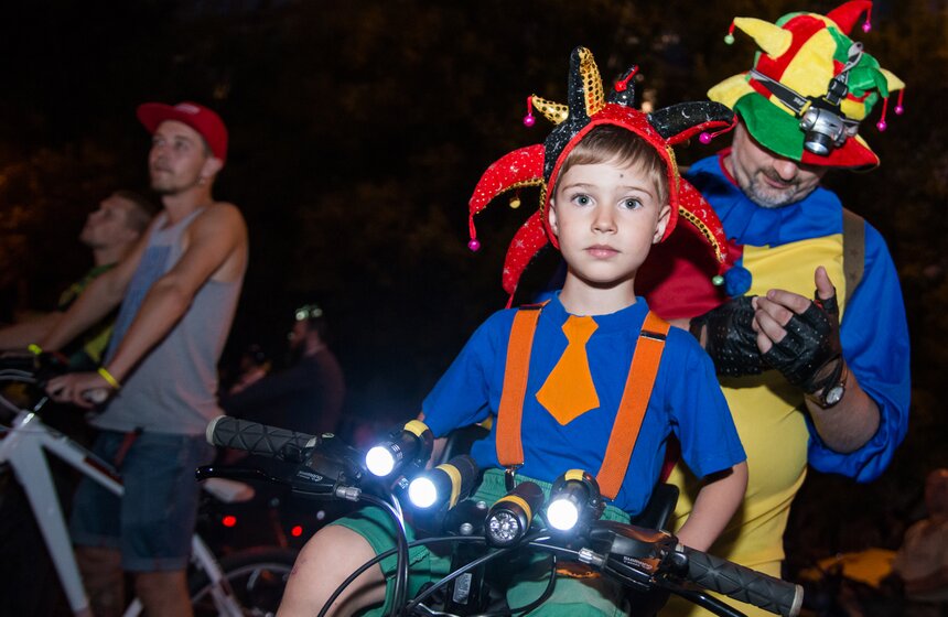 В столице прошел ночной велопарад 1 фото