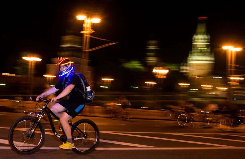 В столице прошел ночной велопарад 13 фото